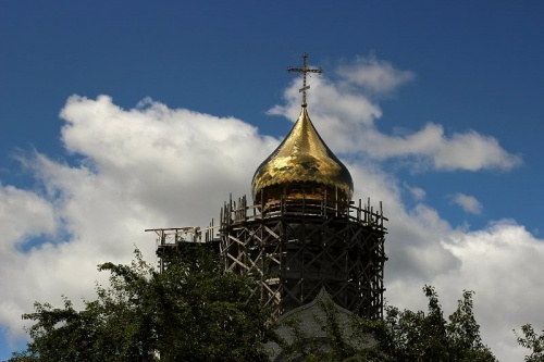 В Гродно на храм установили купол высотой с трехэтажный дом