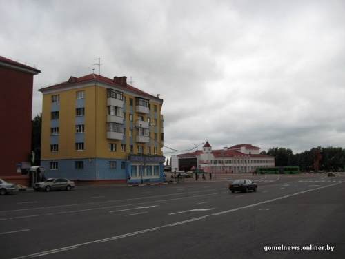 Мозырянин ищет тех, кто обстрелял его "Мерседес" (фото)