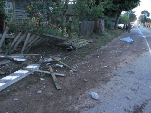 18-летний парень прокатил девушку до ближайшего столба и сбежал (фото)