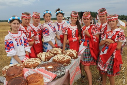 Под Строхово провели праздник «Зажынкі-2013»
