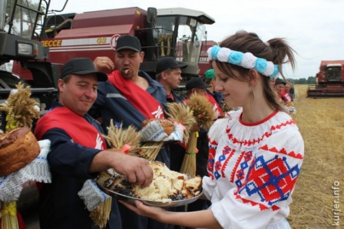 Под Строхово провели праздник «Зажынкі-2013»