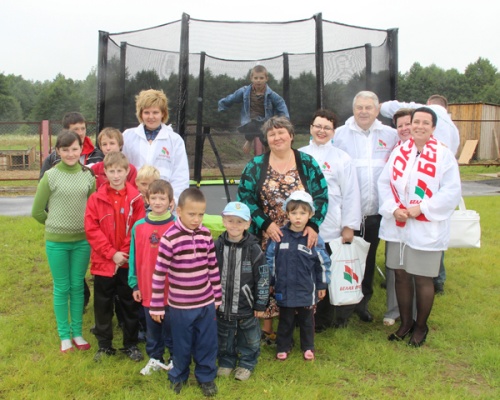 Дому семейного типа – подарок от «Беларусбанка»