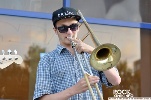 У «Пралески» обосновались уличные музыканты (фото)