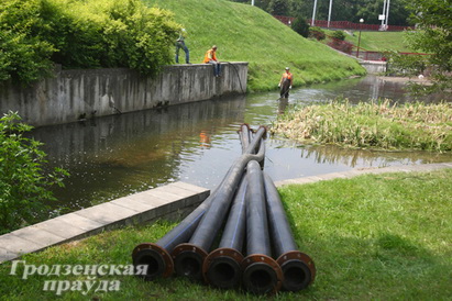 Русло Городничанки у моста на улице Виленской в Гродно очистят от мусора