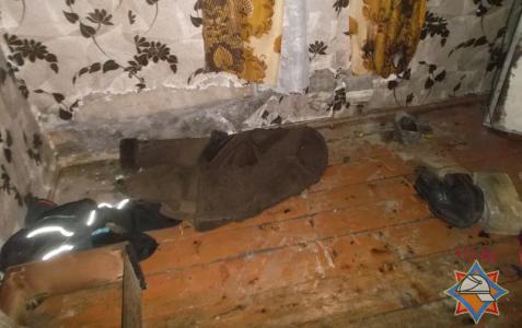 Мужчину из горящего дома спасли работники бригады скорой помощи