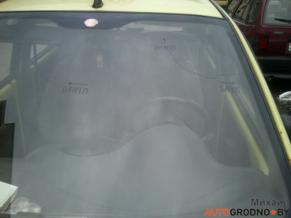 Гродно: особенные метки на стеклах учебного автомобиля для особенных учеников