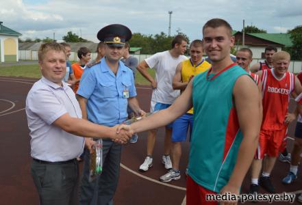 В Лунице прошли соревнования по стритболу