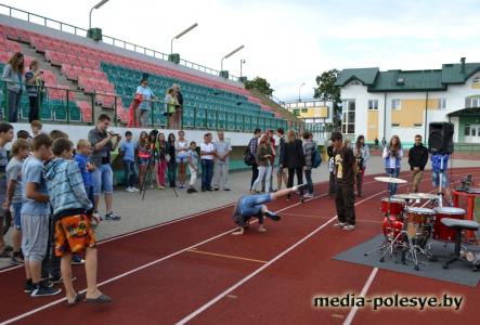 Прощание с летом в Лунинце - танцы до упаду