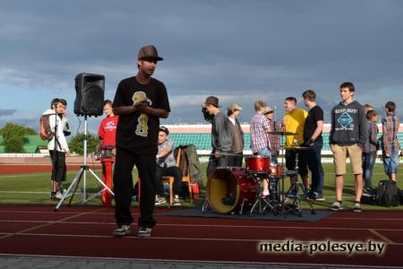 Прощание с летом в Лунинце - танцы до упаду