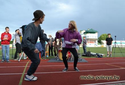 Прощание с летом в Лунинце - танцы до упаду