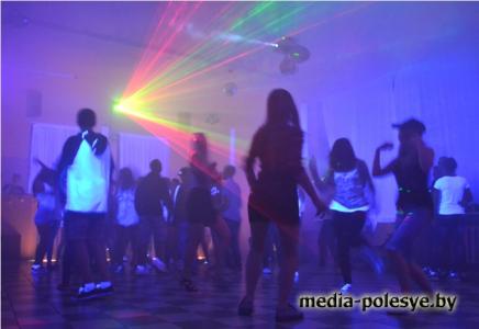 Прощание с летом в Лунинце - танцы до упаду