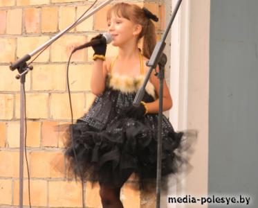 Межлесье: деревня молодая, праздник - яркий