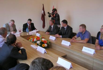 Народный инструментальный ансамбль «Бриз» расширяет границы своего творчества