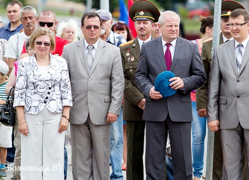 БМД заняла место в сквере Памяти воинов-интернационалистов (фото)