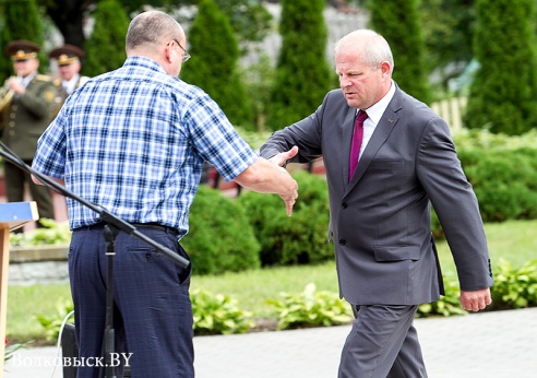 БМД заняла место в сквере Памяти воинов-интернационалистов (фото)