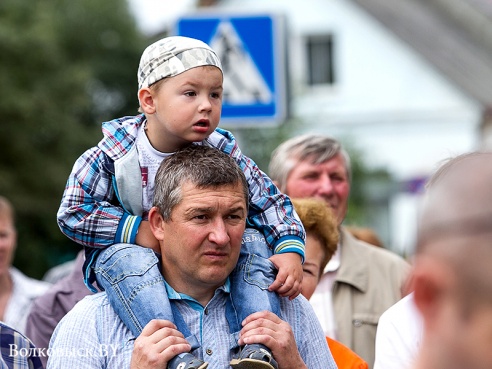 БМД заняла место в сквере Памяти воинов-интернационалистов (фото)