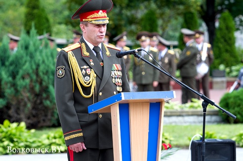 БМД заняла место в сквере Памяти воинов-интернационалистов (фото)