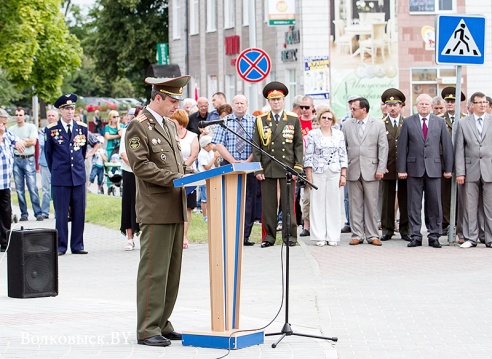 БМД заняла место в сквере Памяти воинов-интернационалистов (фото)