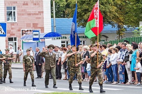 БМД заняла место в сквере Памяти воинов-интернационалистов (фото)