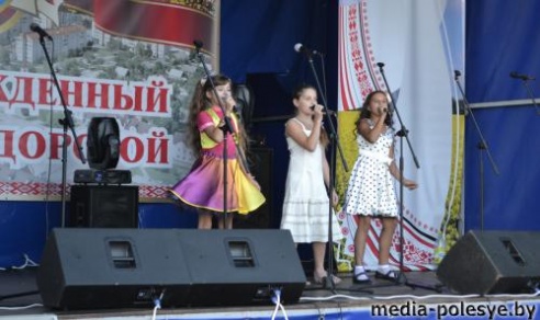 Лунинец отметил двойной праздник: насыщенная программа с утра и до вечера