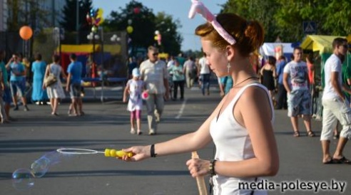 Лунинец отметил двойной праздник: насыщенная программа с утра и до вечера