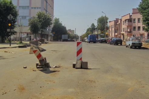 Как выглядят улицы Могилёва во время снегопада и в жару (фото)