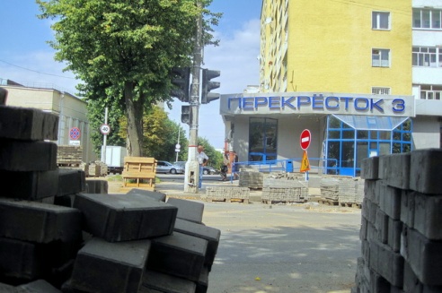 Как выглядят улицы Могилёва во время снегопада и в жару (фото)