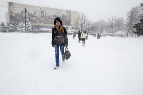 Как выглядят улицы Могилёва во время снегопада и в жару (фото)