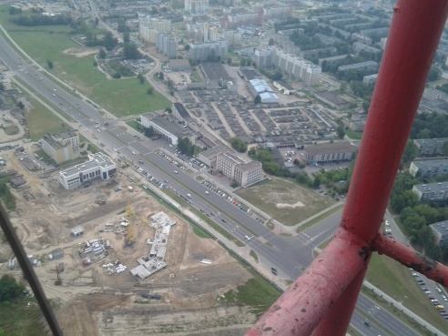 Фотофакт: начались работы по перекраске Гродненской телевышки