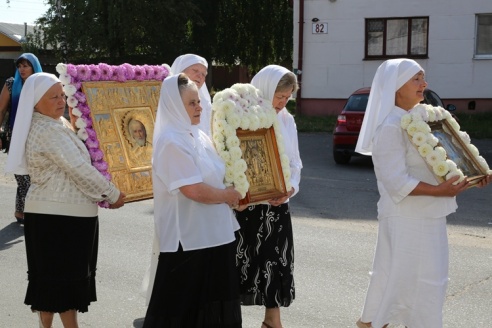 Крестный ход к месту, где будет возведён Преображенский храм