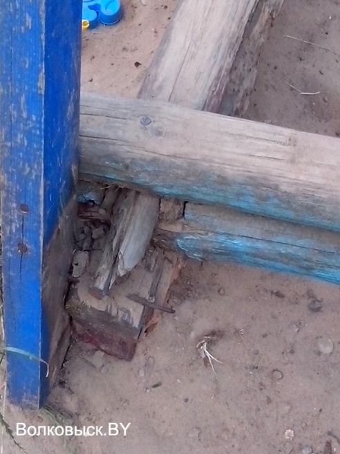 Зачем коммунальники обижают малышей?