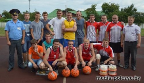 В Лунинце прошли соревнования по стритболу