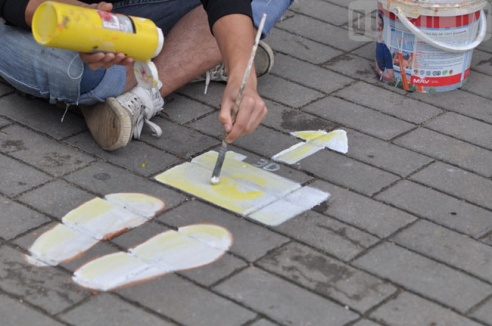 За неделю граффитчики разрисовали двор в центре Могилёва