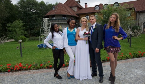 Фотофакт: в рамках экскурсий по стране участницы Miss Supranational 2013 посетили Гродно