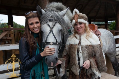 Фотофакт: в рамках экскурсий по стране участницы Miss Supranational 2013 посетили Гродно