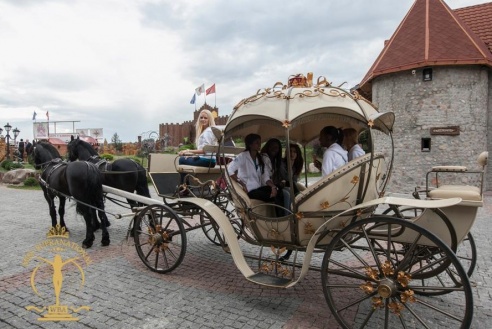Фотофакт: в рамках экскурсий по стране участницы Miss Supranational 2013 посетили Гродно
