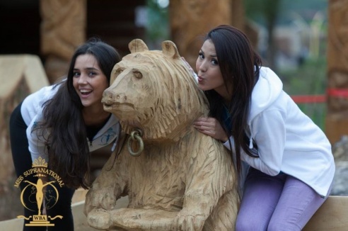 Фотофакт: в рамках экскурсий по стране участницы Miss Supranational 2013 посетили Гродно