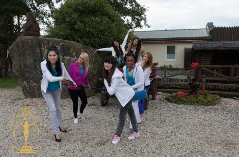 Фотофакт: в рамках экскурсий по стране участницы Miss Supranational 2013 посетили Гродно