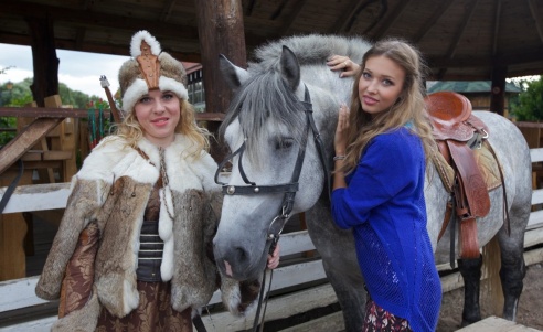 Фотофакт: в рамках экскурсий по стране участницы Miss Supranational 2013 посетили Гродно