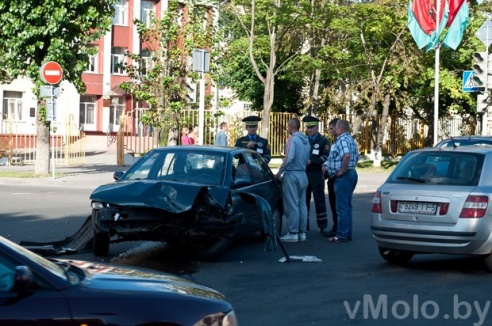 Фотофакт: авария возле Елгавы. Пострадало 3 автомобиля