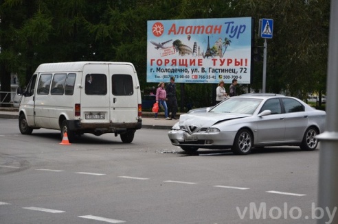 Очередная авария на проспекте. Повреждено два автомобиля