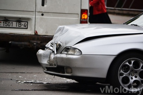 Очередная авария на проспекте. Повреждено два автомобиля