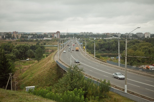 Опоры моста на Шмидта совсем сгнили (фото)