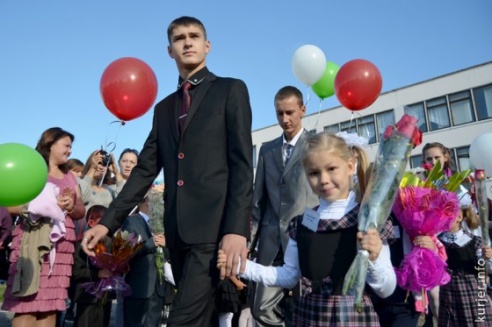 День знаний: первоклашки и выпускники