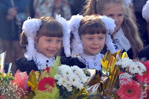 День знаний: первоклашки и выпускники