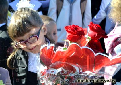 Учебный год открылся торжественными линейками в школах и лицее Лунинца