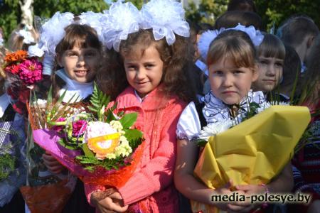 Учебный год открылся торжественными линейками в школах и лицее Лунинца
