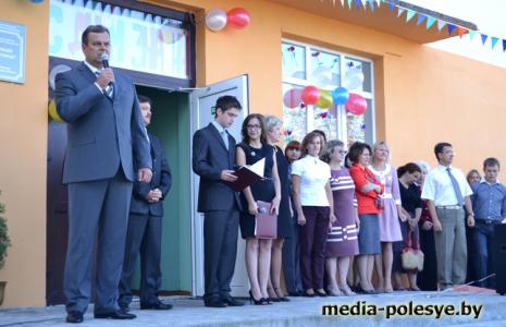Учебный год открылся торжественными линейками в школах и лицее Лунинца