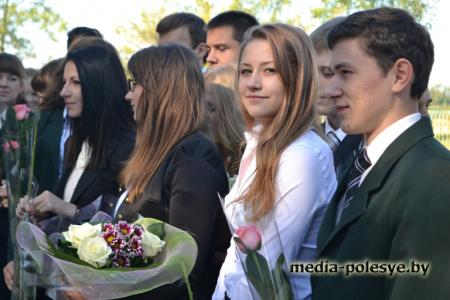 Учебный год открылся торжественными линейками в школах и лицее Лунинца