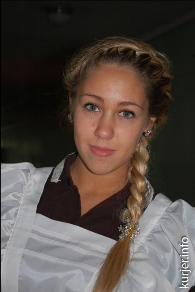 На уроке нужно сидеть тихо, не хихикать